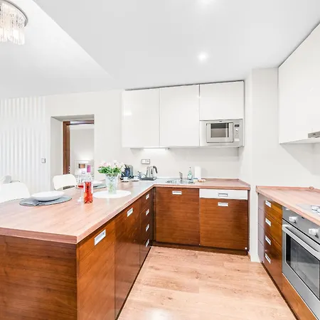 דירה Spacious In Perfect Location 52m2
