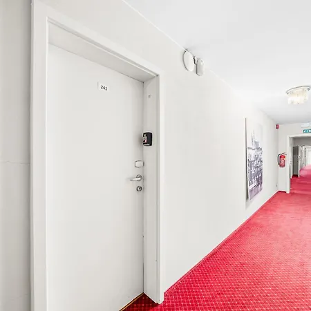 Spacious In Perfect Location 52m2 דירה פלזן